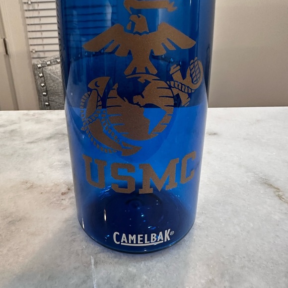 USMC CAMELBAK 33oz Leak Proof Tritan Renew Water Bottle - Picture 3 of 11